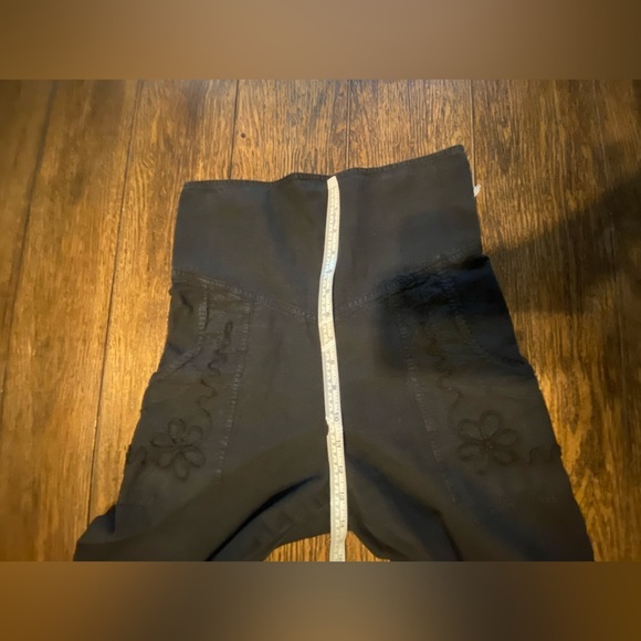 G. Designs Natural Fashion Black Flare Pants Size Small B28 - Picture 4 of 5